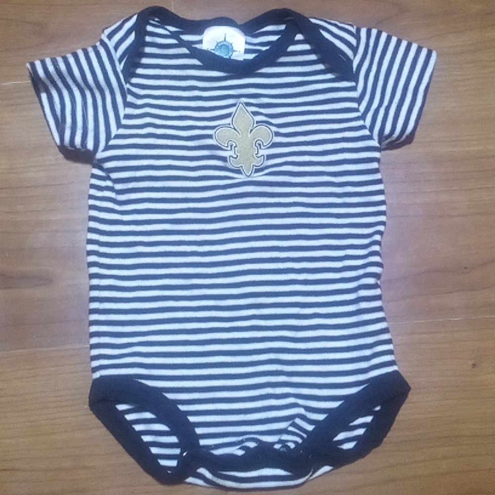 EUC baby "Creative Knitwear" N.O.Saints cotton onesie w/3 buttons